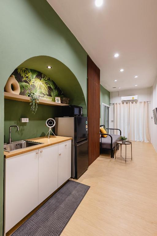 Patong Apartments Steps to Beach & Bangla Road Sleeps 6 – Phuket